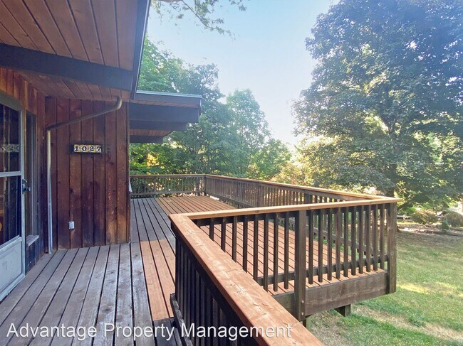 Foto del edificio - 3 br, 2 bath House - 1027 NW Alder Creek Dr