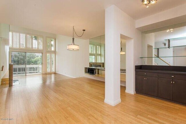 Foto del edificio - Marina del Rey Resort Style Living