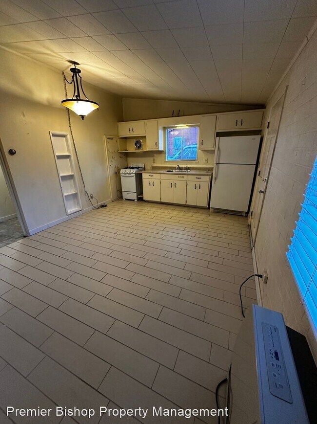 Foto del edificio - 1 br, 1 bath House - 2304 N Sierra Hwy