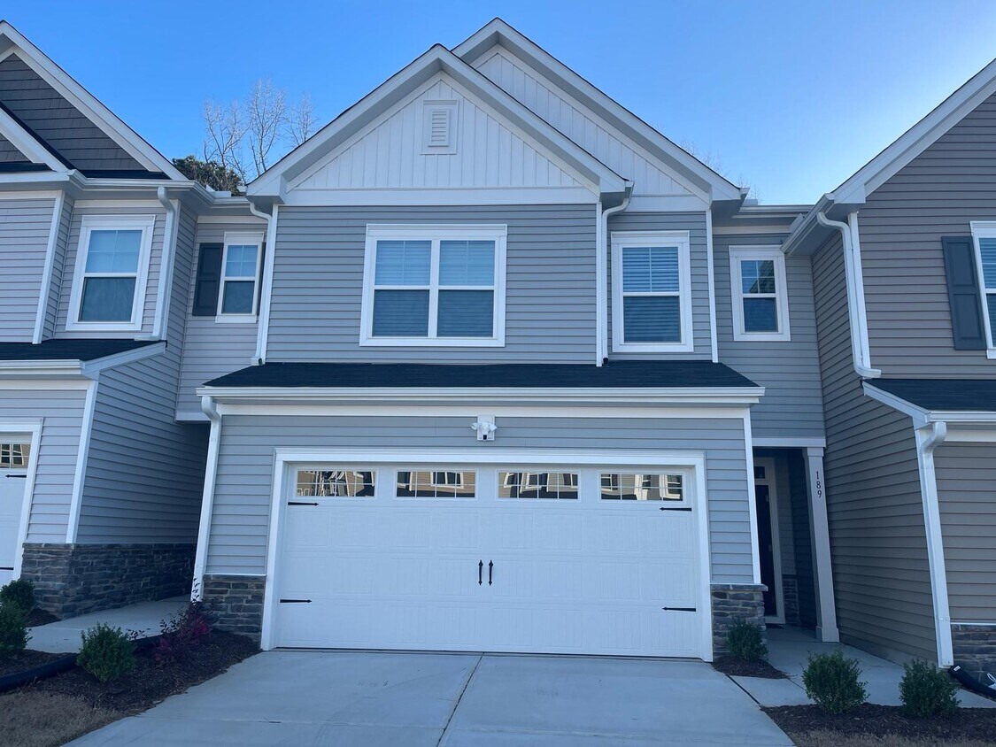 189 Tumbling Rock Wy, Garner, NC 27529 Townhome Rentals in Garner NC