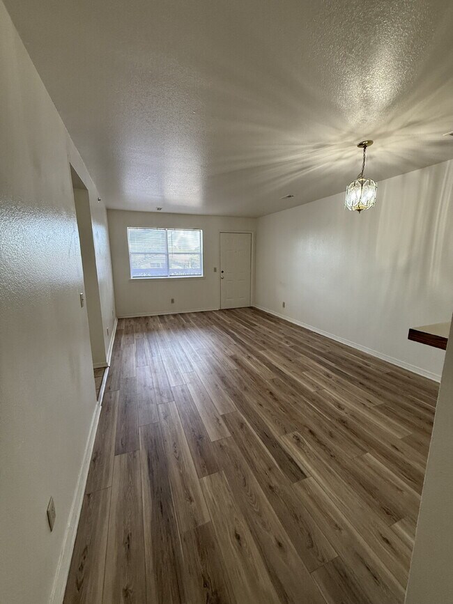 Foto del edificio - Last 2BR unit at Green Oaks