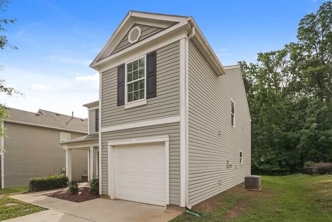 Foto del edificio - 5512 Twin Brook Dr