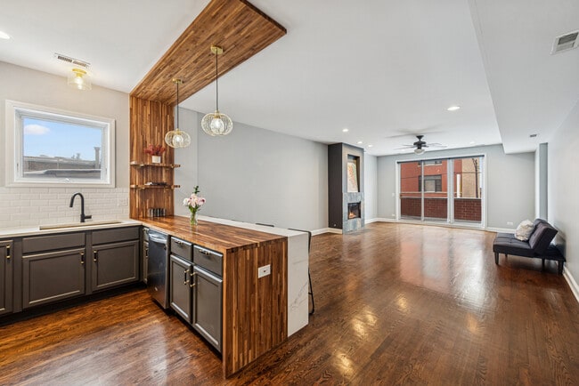 Building Photo - 1610 W Grand Ave