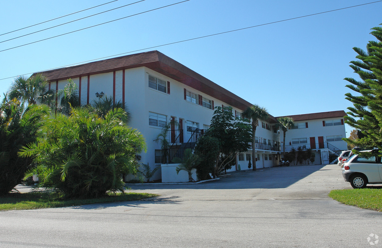 Primary Photo - South Daytona Towers