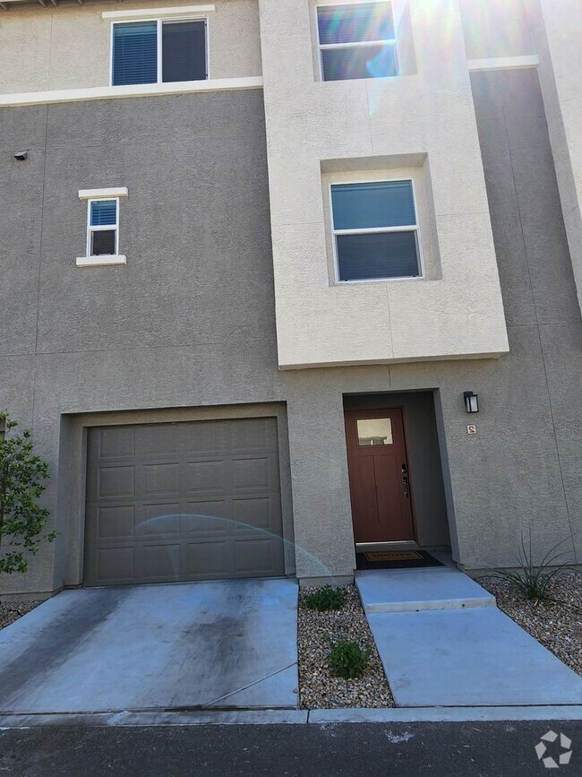Building Photo - 2775 Atomic Tangerine Wy