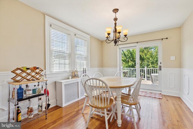 Building Photo - 149 E 11th Ave