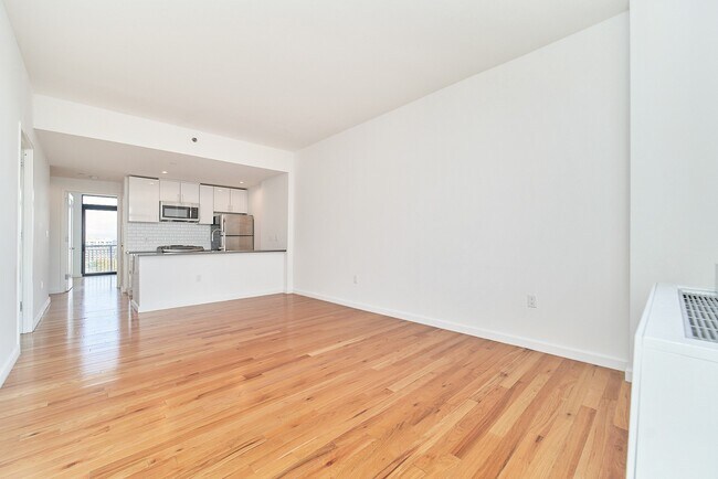 Foto del edificio - Gorgeous Two Bedroom with Floor to Ceiling Windows