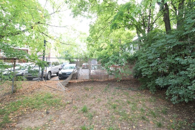 Building Photo - 613 Reagan St