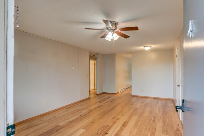 Foto del edificio - 4050 W Lake Sammamish Pky NE