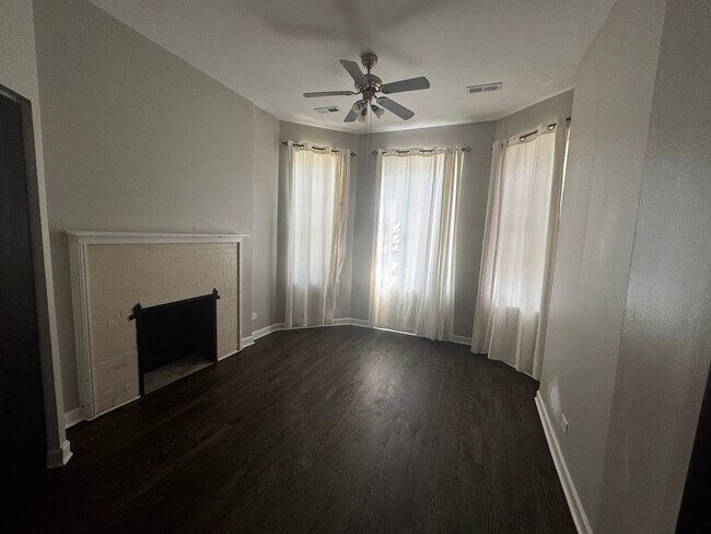 Foto del edificio - 437 E 46th St