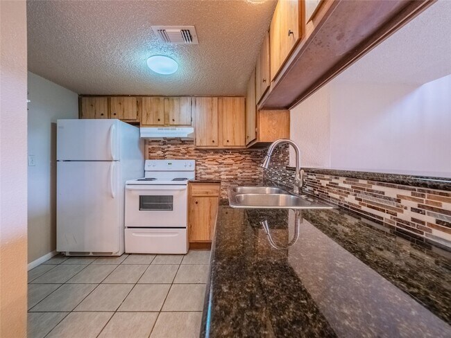 Building Photo - 1500 Bay Area Blvd