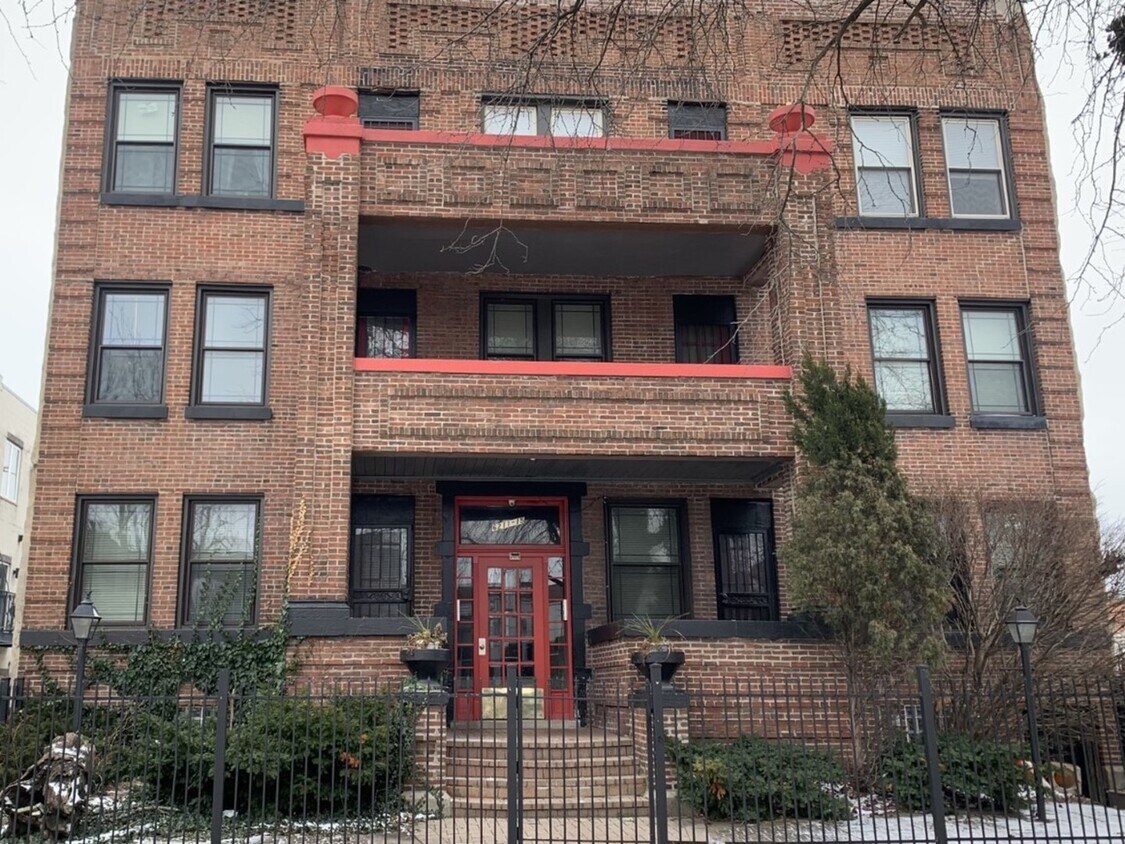 Foto principal - 6211 S Drexel Ave
