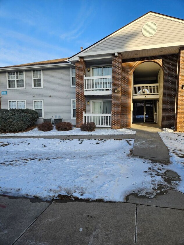 Foto del edificio - Charming 3 bedroom 2 bath condo avail 1/25