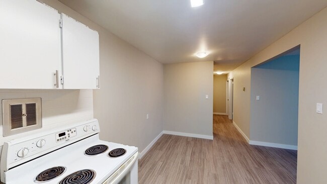 Building Photo - 9807-9108 108 Ave