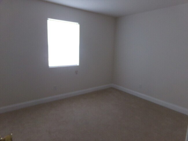 Foto del edificio - Three-Bedroom Auburndale Home with Large Y...