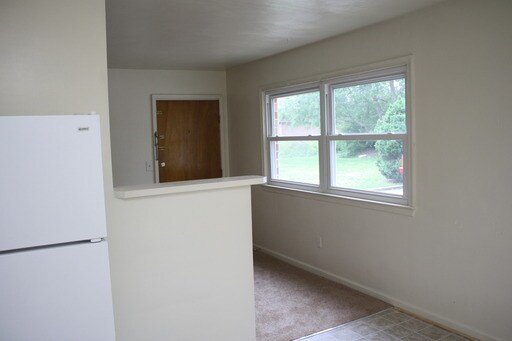 Building Photo - 1810 Sparrow Rd