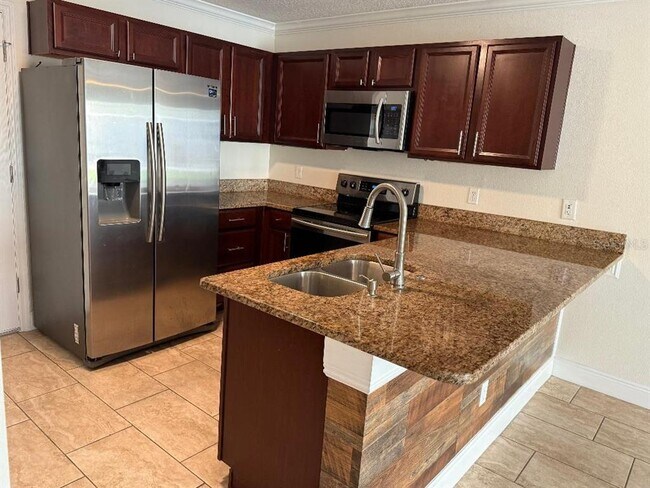 Foto del edificio - 673 Cresting Oak Cir