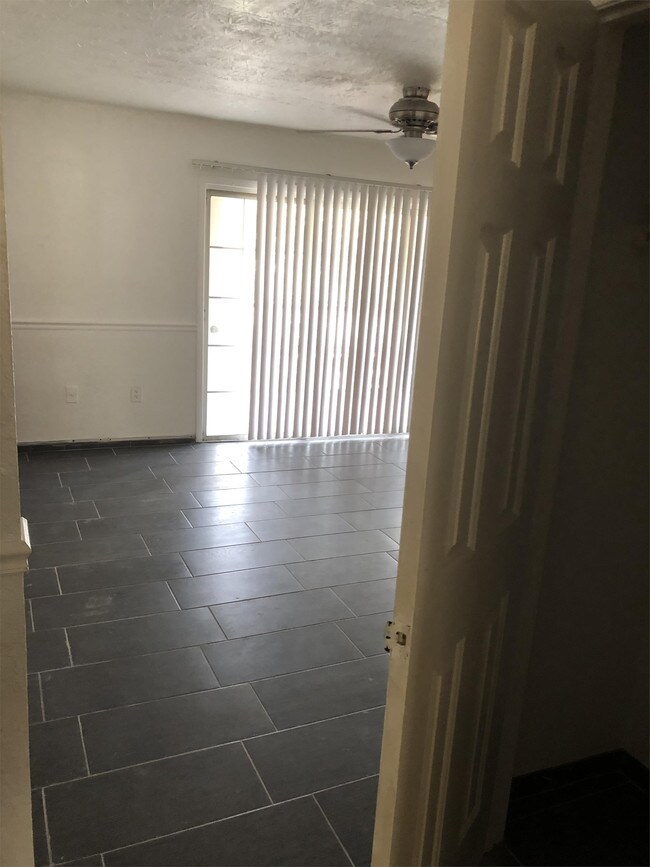 Foto del edificio - 4029 Versailles Dr