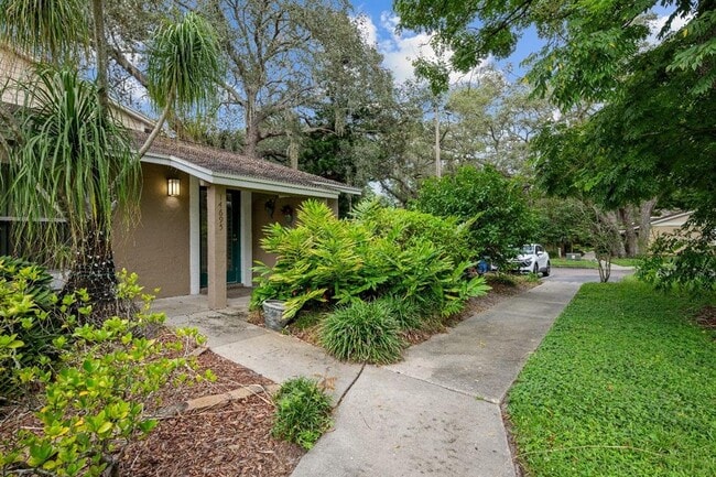 Building Photo - 14695 Pine Glen Cir