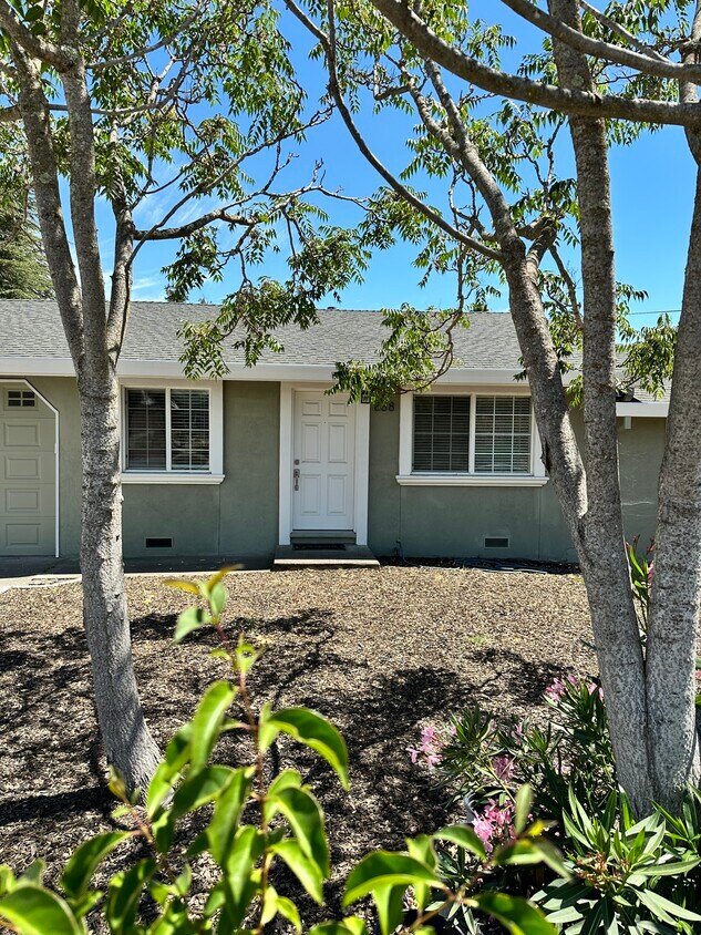 Foto principal - 888 W Verano Ave