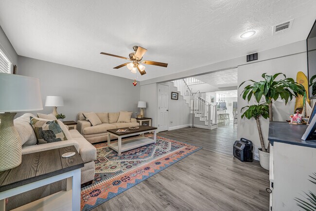 Foto del edificio - 5110 Pleasure Lake Dr
