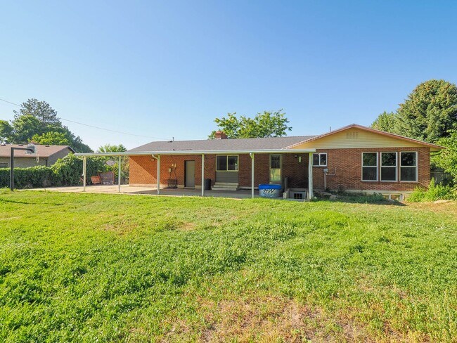 Building Photo - Beautiful home in Alpine
