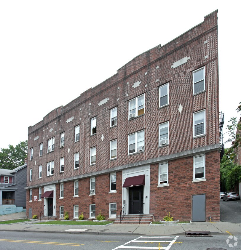 676678 Scotland Ave, Orange, NJ 07050 Apartments in Orange, NJ