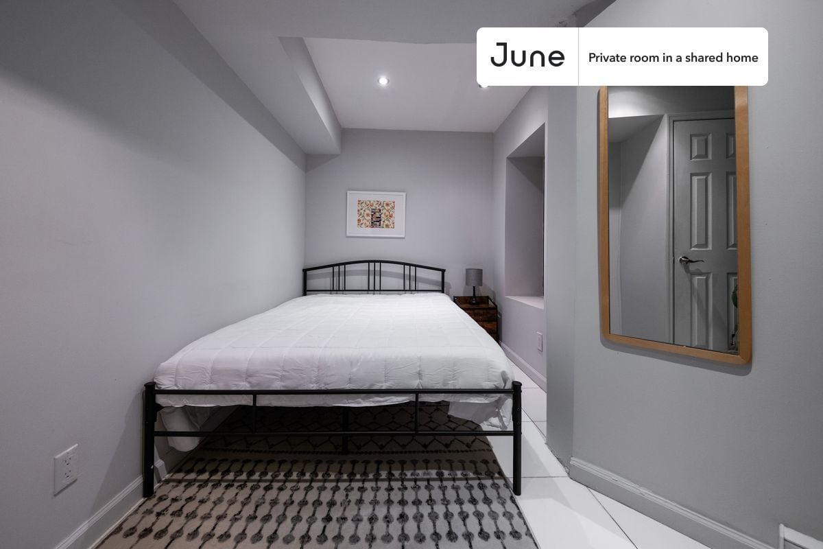 Private bedroom in 5 bed/2 bath Home - Private bedroom in 5 bed/2 bath Home