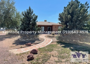 Building Photo - 890 E Thorpe Ct