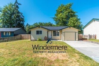 Building Photo - 1202 S Dewey Dr