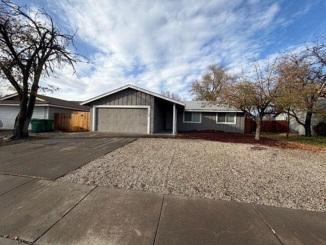 Building Photo - Upgrade Your Living: Spacious 4-Bedroom Ho...