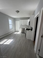 Building Photo - 458 Livingston St