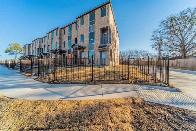 Building Photo - 1617 Mignon Dr