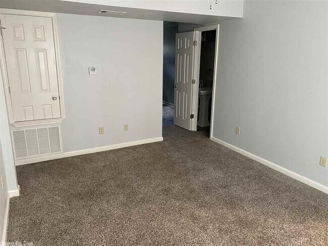 Foto del edificio - 1901 Sanford Dr