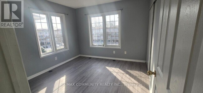 Photo du bâtiment - 200 McLevin Ave