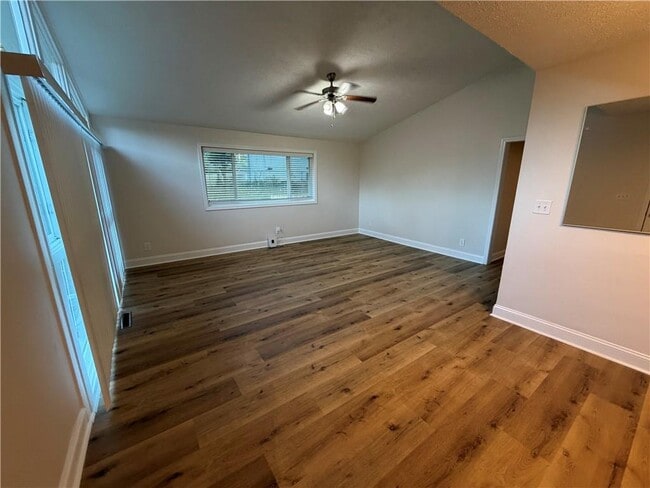 Building Photo - 2764 Plantation Dr