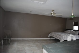 Building Photo - 4521 Maple St