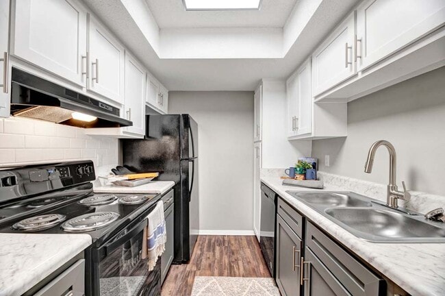 Building Photo - Aria North Hills