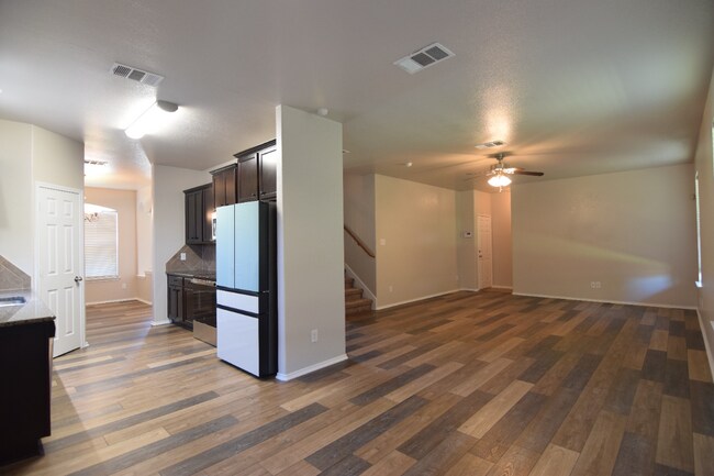 Building Photo - 10020 Birch Tree Dr