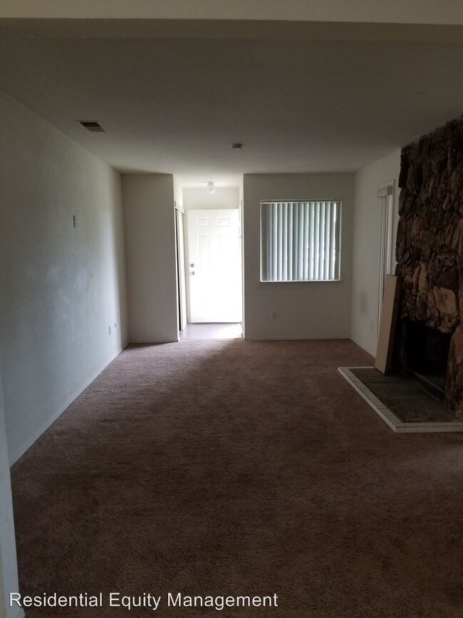 Building Photo - 10401 Autumn Breeze Way