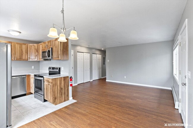 Building Photo - Bayshore-Klatt