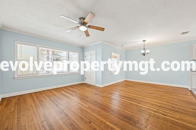 Building Photo - SPACIOUS CHARMING HOME!
