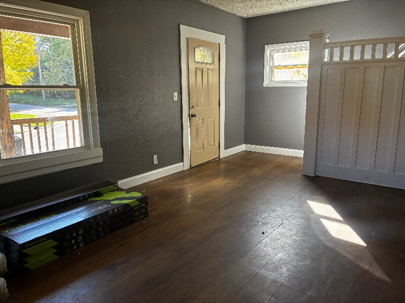 908 Haynes St Akron, OH 44307 – photo 2