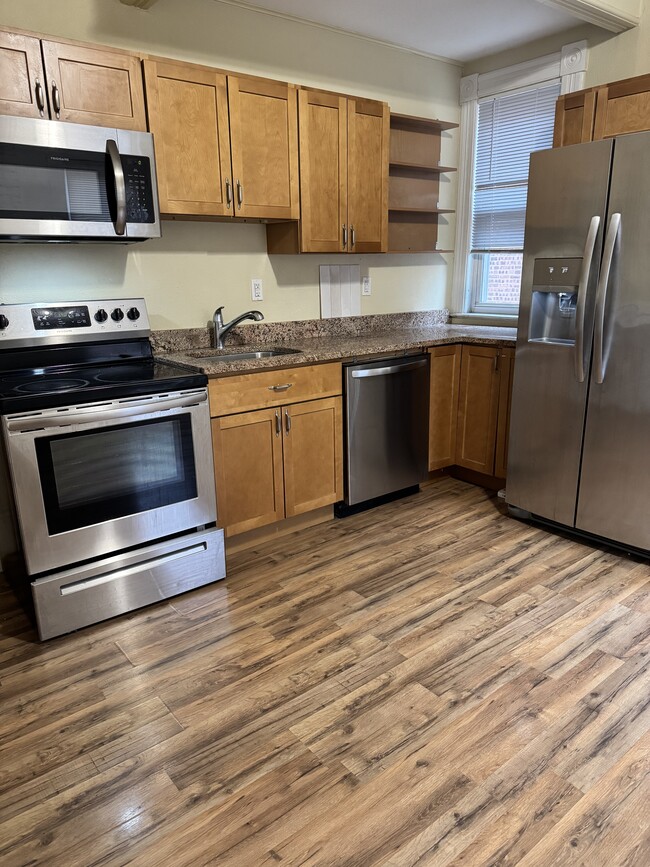 Building Photo - 99 Hungerford St