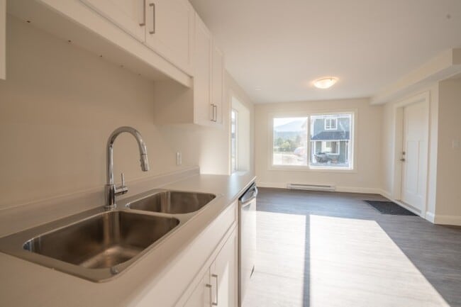 Building Photo - 903 Park Ave