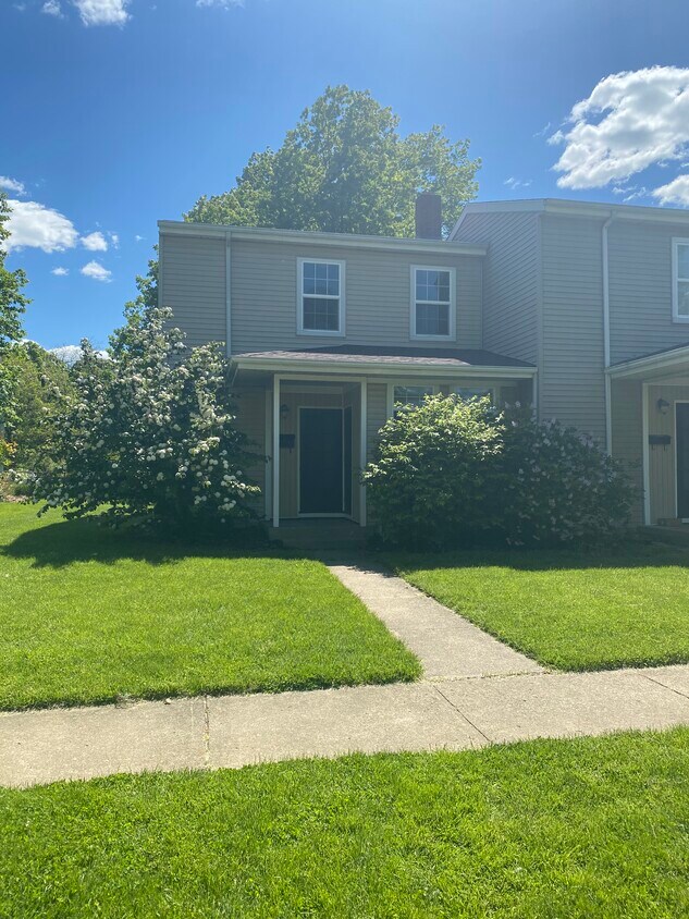 Foto principal - 45 Farragut Rd