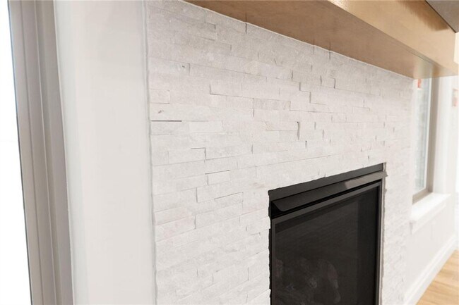 Building Photo - 4 Bedroom Home in Edmond with Storm Shelter and Bonus Room