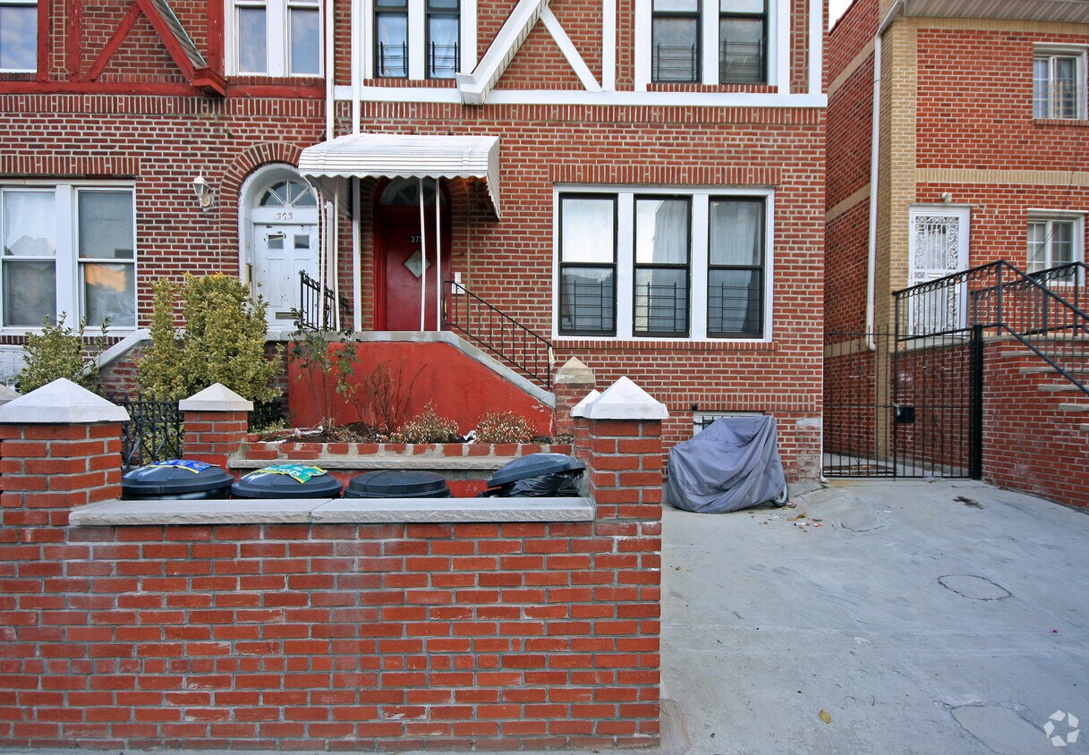 Foto del edificio - 375 Midwood St