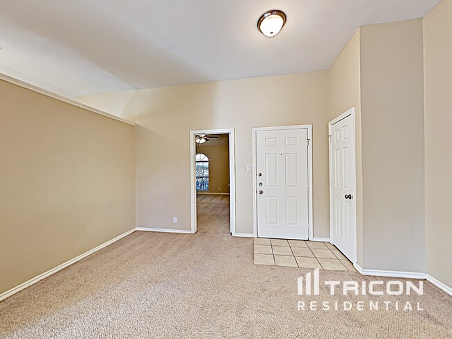 Building Photo - 1112 Brittany Dr