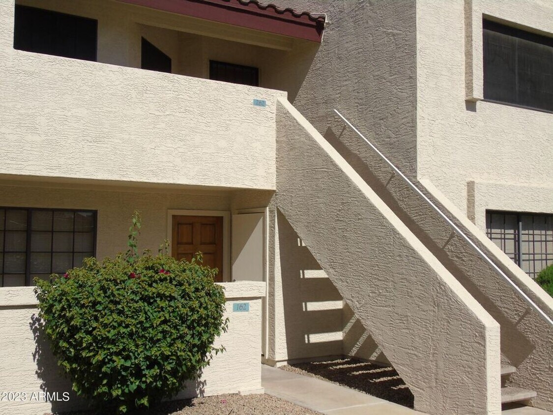 2bdrm condo in N Phoenix Union Hills and 1... Condo for Rent in